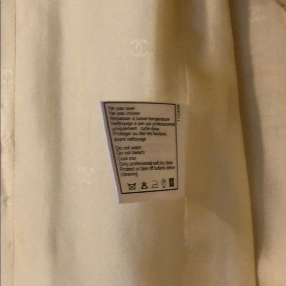 Vintage CHANEL Yellow Jacket - Picture 7 of 9